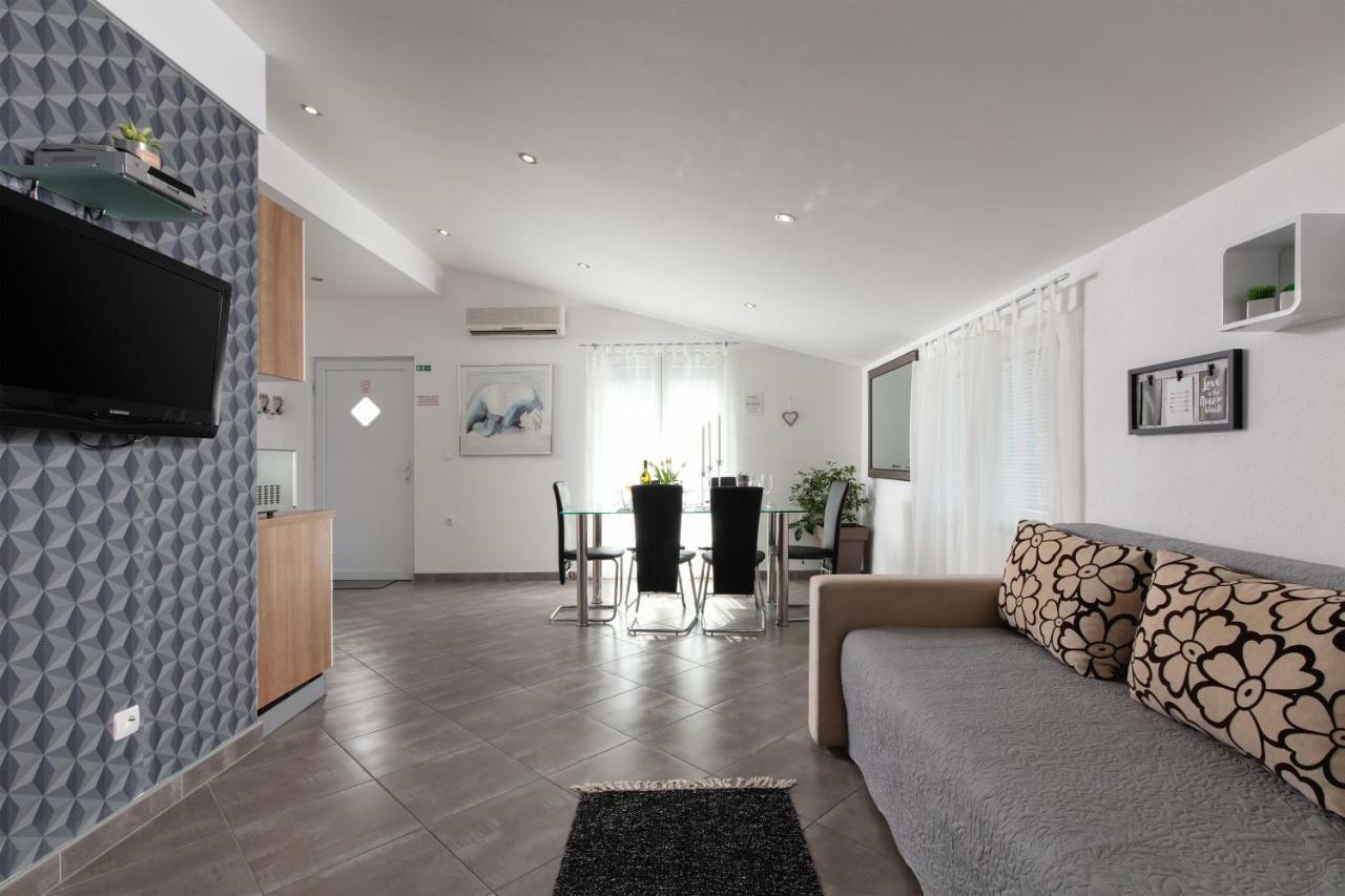 Apartments Bubalo Omiš Εξωτερικό φωτογραφία